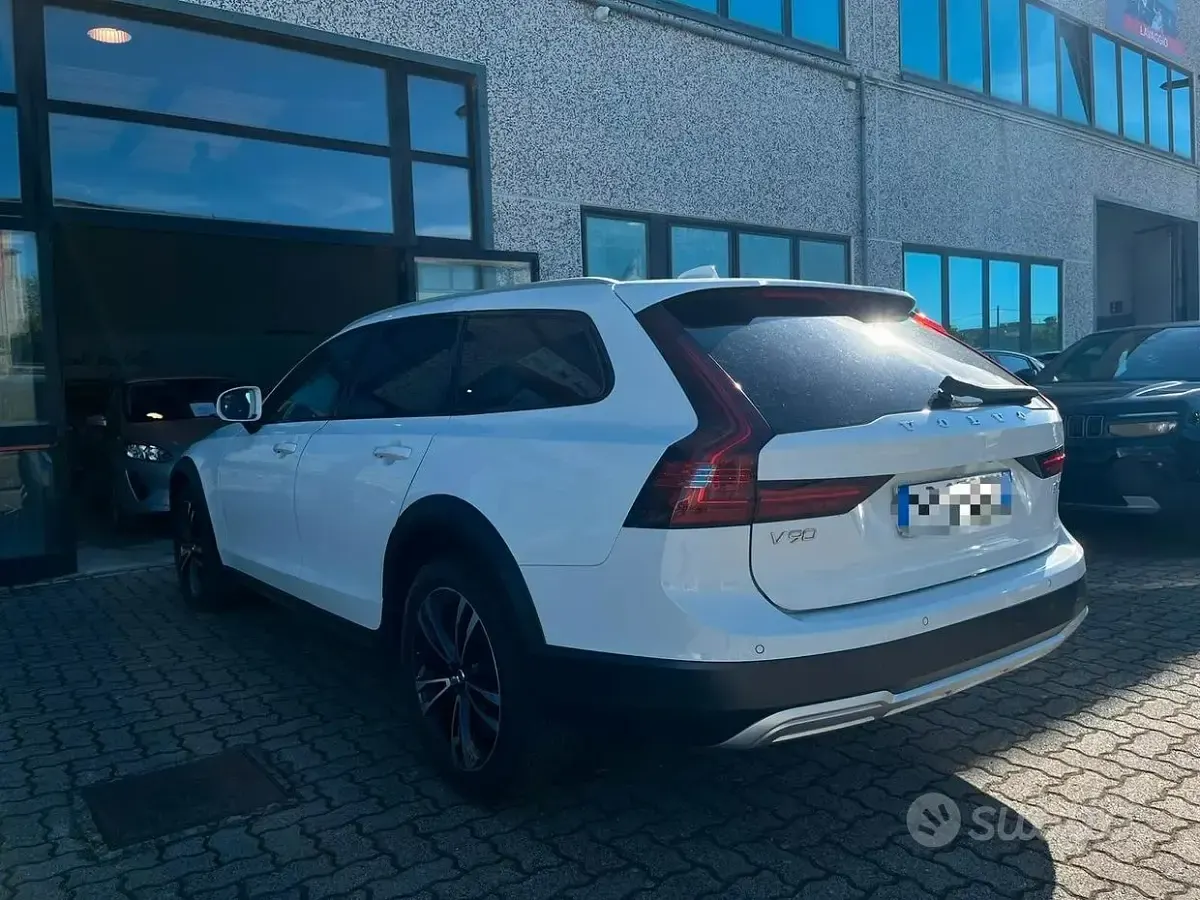 Usata Volvo V90 CC Pro 190 CV (139 kW) 2021 Bianco Station wagon