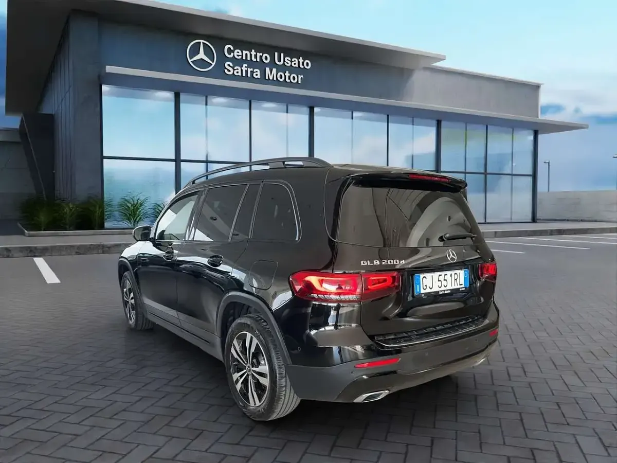 Usata Mercedes GLB200 AMG line 150 CV (110 kW) 2025 Nero SUV