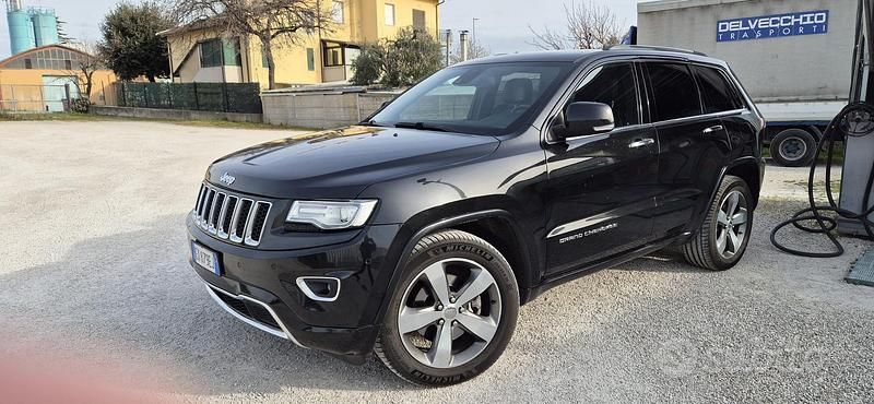 Nero Usata 2015 Jeep Grand Cherokee Overland SUV | 11.900 € (Molto cara) - Immagine 1/4