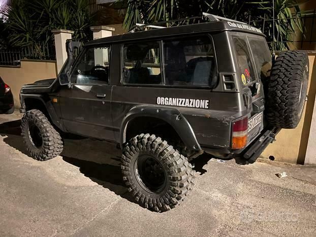 Venduto Nissan Patrol Gr Y60 OMOLOGATO Auto Usate In Vendita