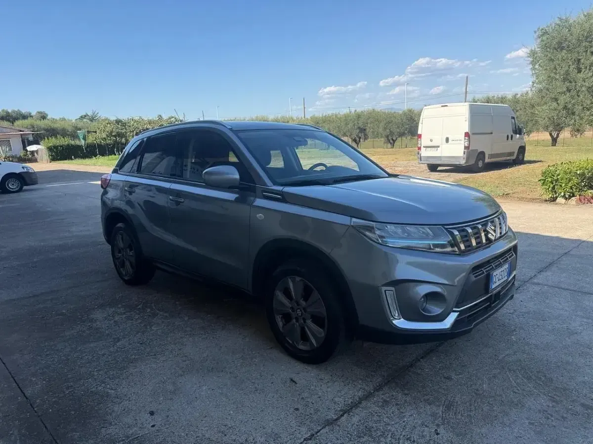 Usata Suzuki Vitara 129 CV (94 kW) 2021 Argento SUV