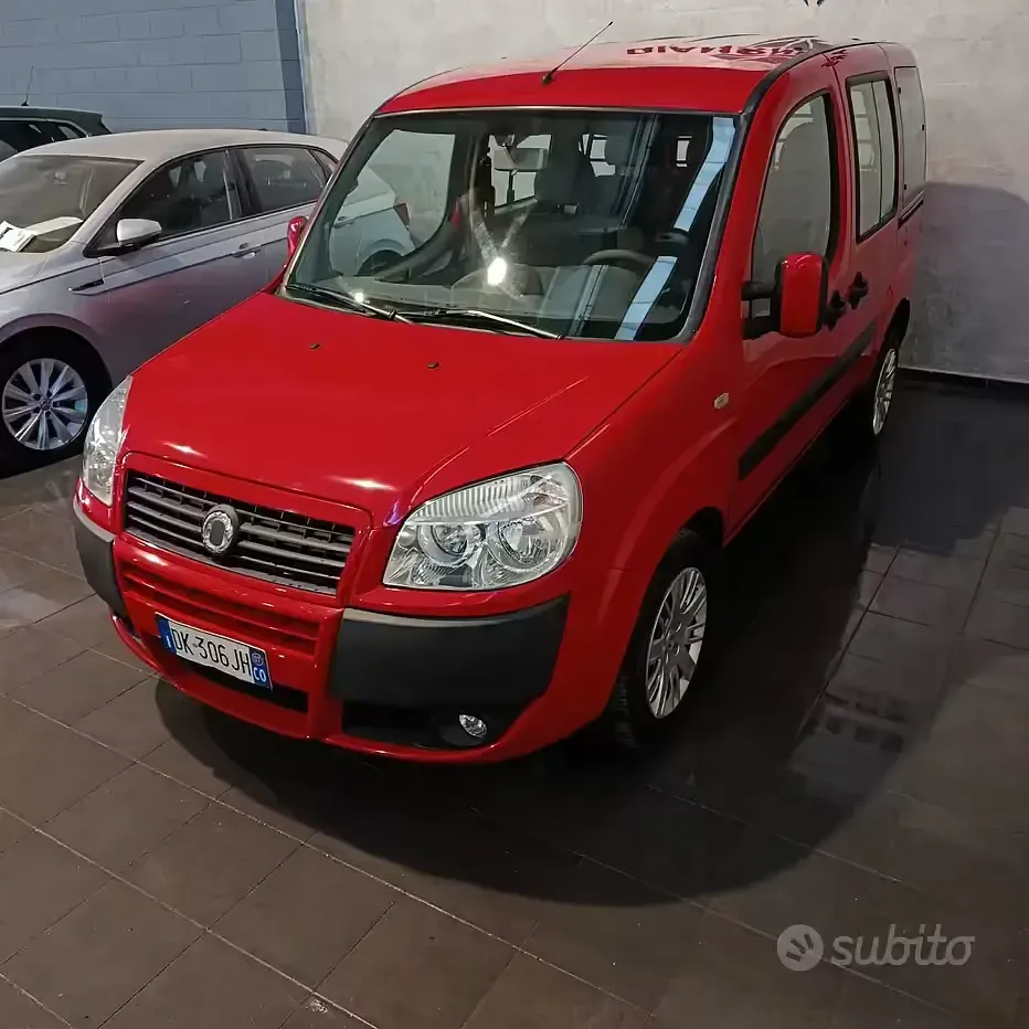Käytetty Fiat Doblò Dynamic 120 HP (88 kW) 2007 Punainen Tila-auto