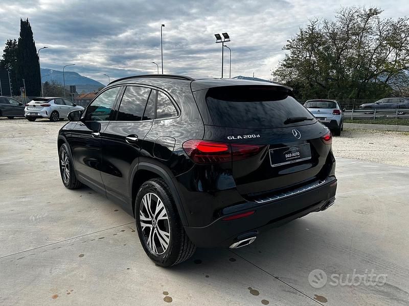 Usata Mercedes GLA200 Advanced Plus 150 CV (110 kW) 2024 Nero SUV