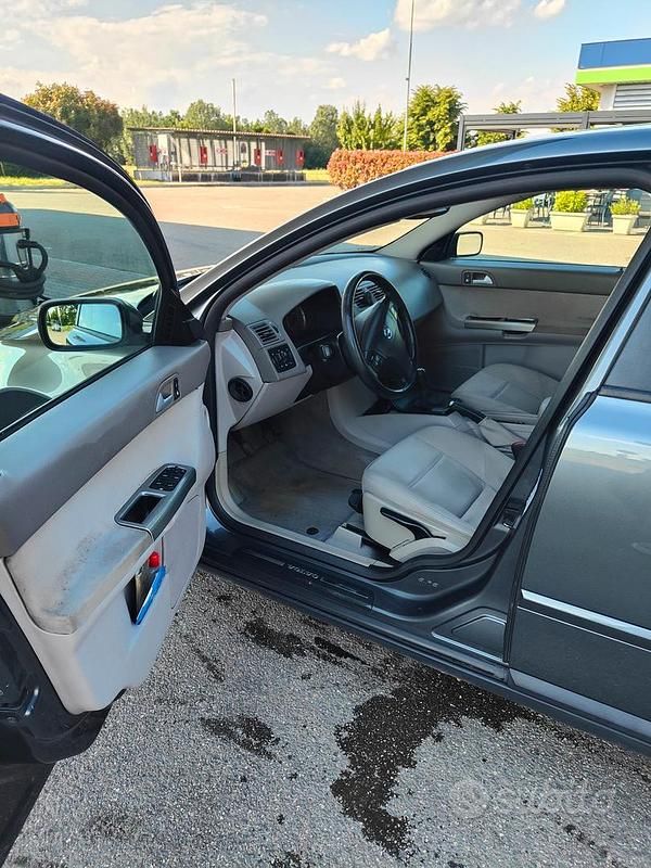 Usata Volvo V50 Momentum 136 CV (100 kW) 2006 Grigio Station wagon