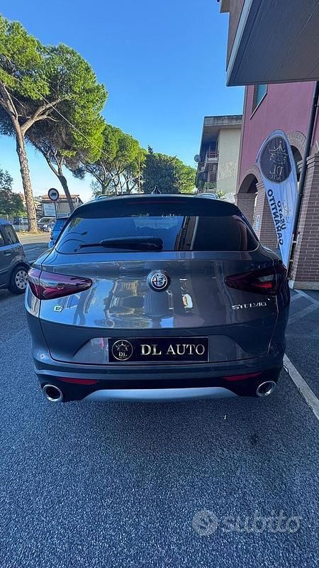 Usata Alfa Romeo Stelvio Executive 210 CV (154 kW) 2019 Marrone SUV