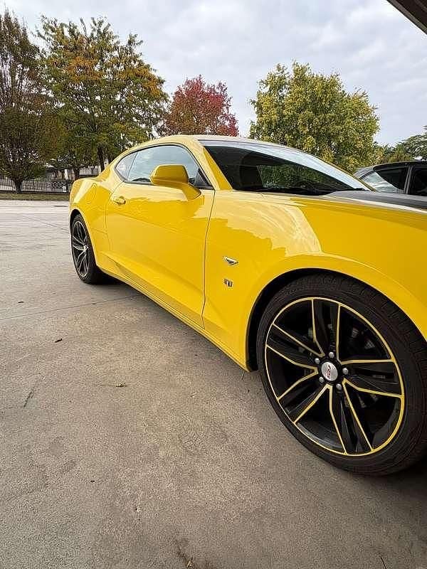 Usata Chevrolet Camaro 275 CV (202 kW) 2016 Giallo Coupé