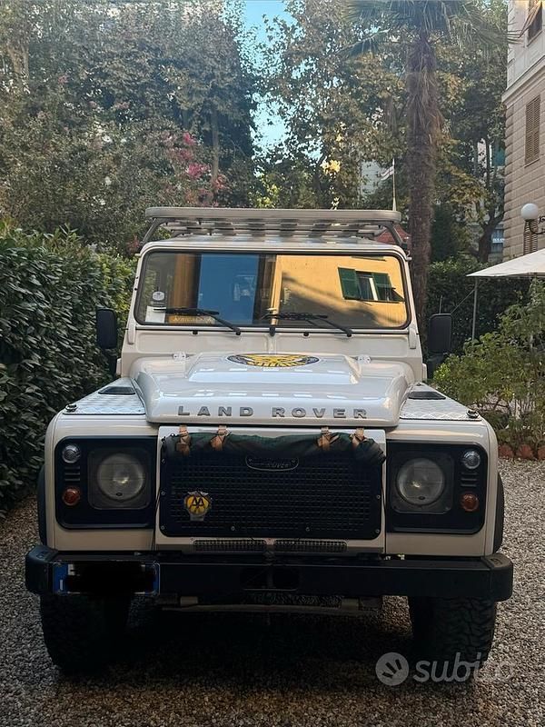 Usata Land Rover Defender 122 CV (89 kW) 2008 Bianco SUV