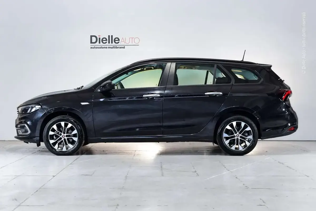 Usata Fiat Tipo City Life 136 CV (100 kW) 2022 Colore esterno (nero cinema) Station wagon