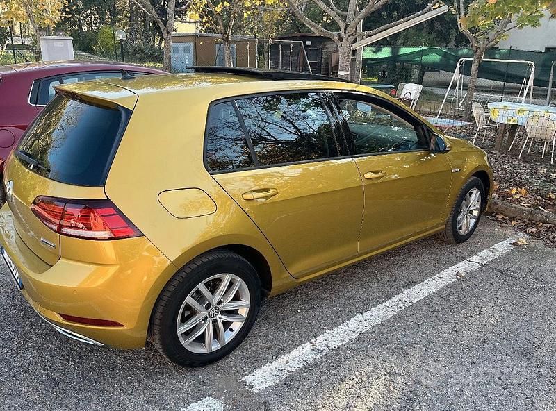 Usata VW Golf VII Trendline 110 CV (80 kW) 2018 Giallo Berlina