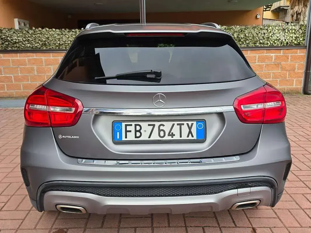 Usata Mercedes GLA200 Premium 136 CV (100 kW) 2016 Grigio SUV