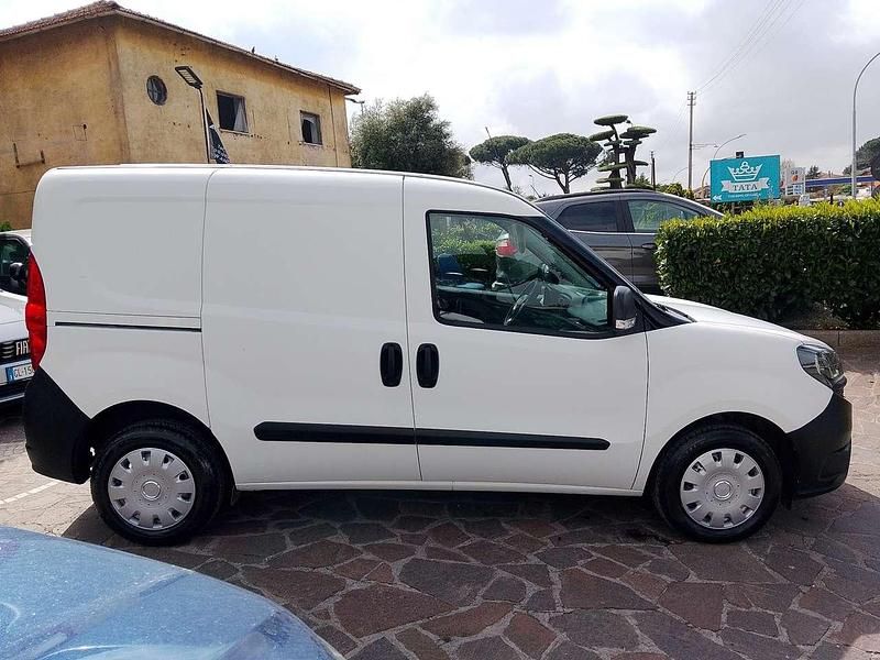 Usata Fiat Doblò 95 CV (69 kW) 2019 Bianco Monovolume