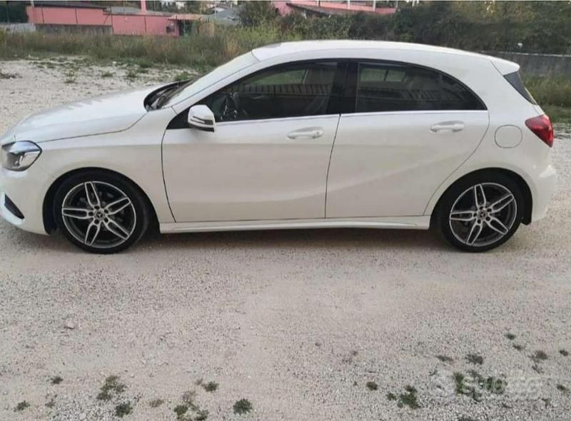 Usata Mercedes A180 Premium 109 CV (80 kW) 2018 Bianco Berlina
