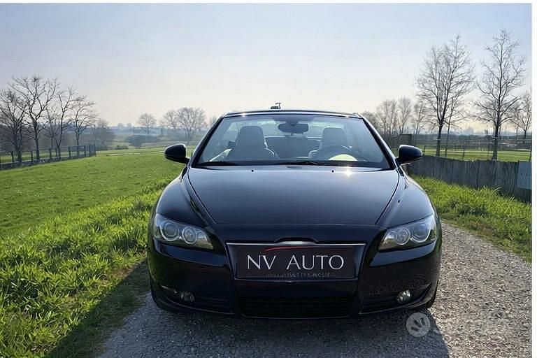 Usata Volvo C70 Momentum 139 CV (102 kW) 2010 Nero Cabrio