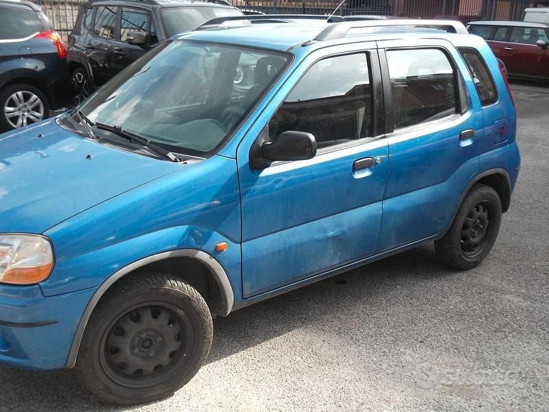 Usata Suzuki Ignis GL 83 CV (61 kW) 2002 Blu Utilitaria