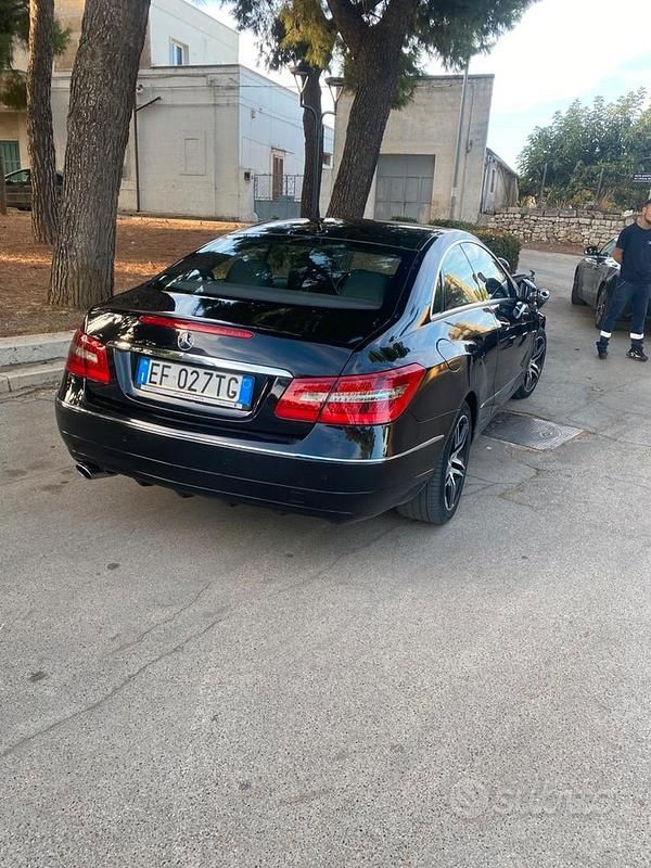 Usata Mercedes E220 2011 Nero Coupé