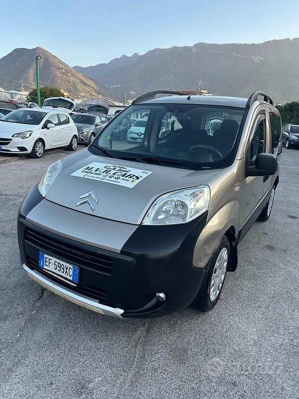 Usata Citroën Nemo 75 CV (55 kW) 2011 Marrone Monovolume