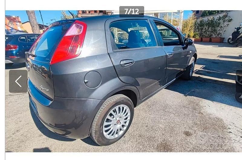 Usata Fiat Grande Punto 77 CV (56 kW) 2009 Grigio Utilitaria