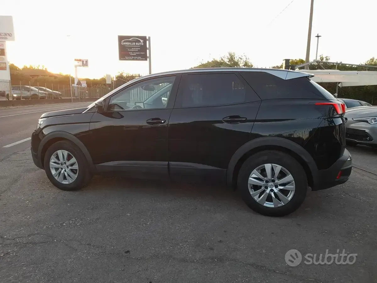 Usata Peugeot 3008 Allure 131 CV (96 kW) 2020 Nero SUV
