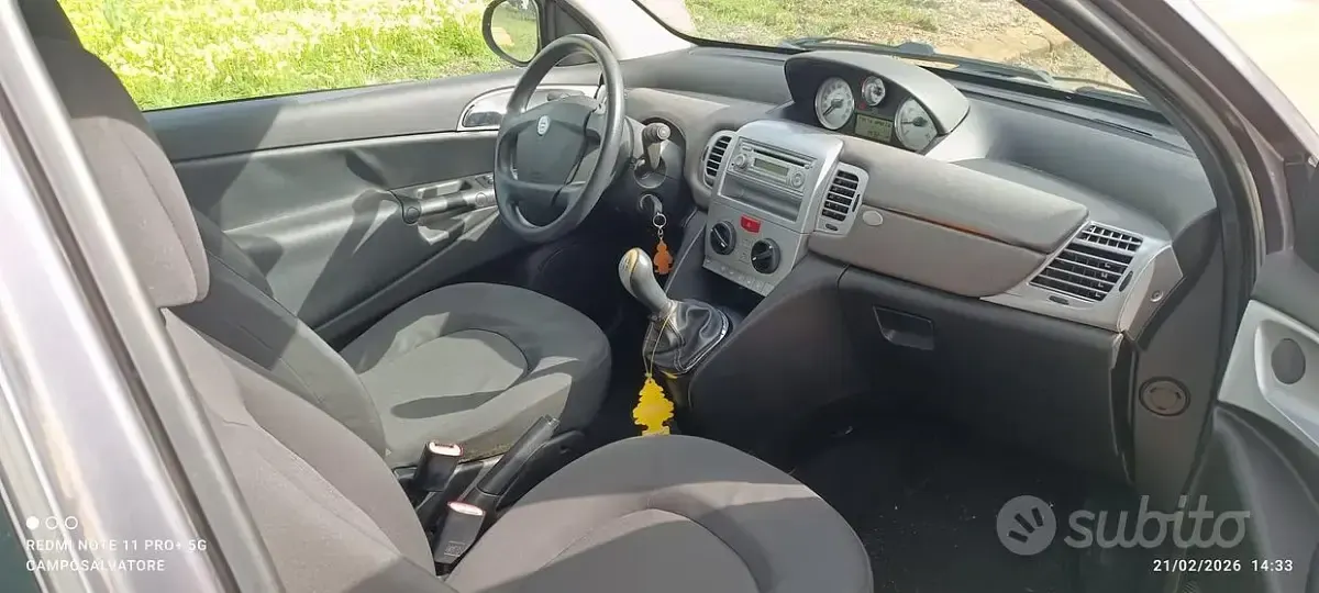 Usata Lancia Ypsilon 75 CV (55 kW) 2011 Grigio Utilitaria