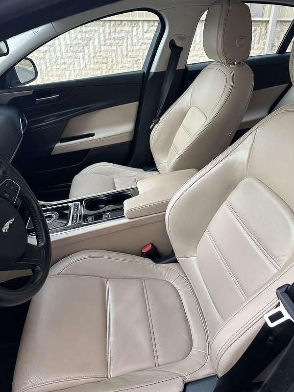 Usata Jaguar XE Business Edition 179 CV (131 kW) 2016 Berlina