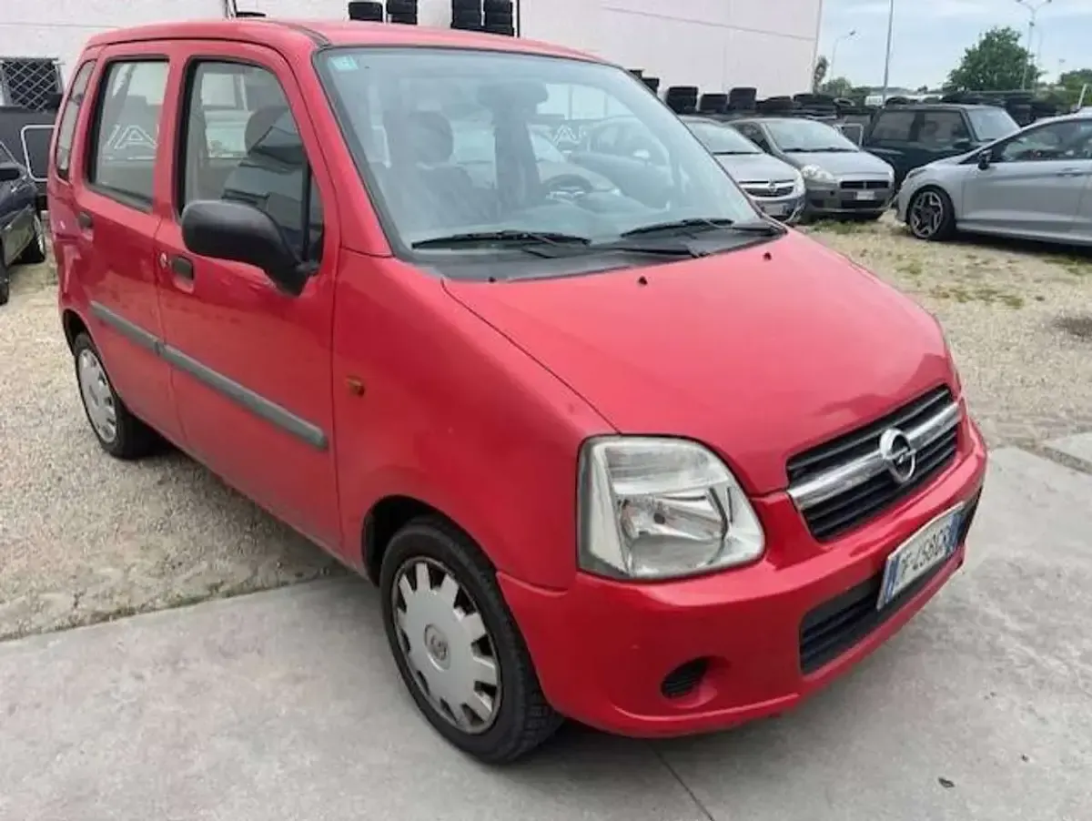 Usata Opel Agila Club 60 CV (44 kW) 2007 Rosso Utilitaria