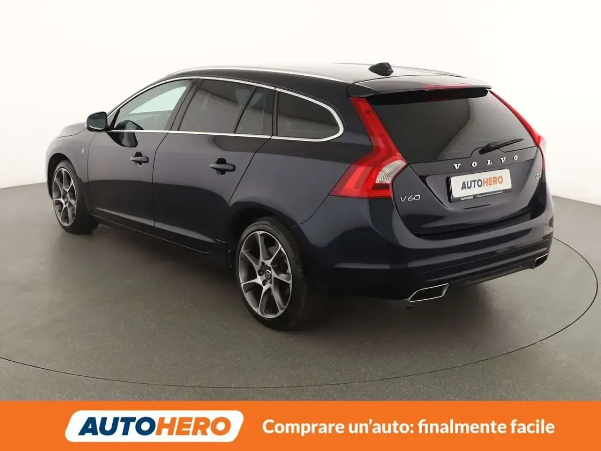 Usata Volvo V60 Ocean Race 150 CV (110 kW) 2016 Blu/azzurro Station wagon