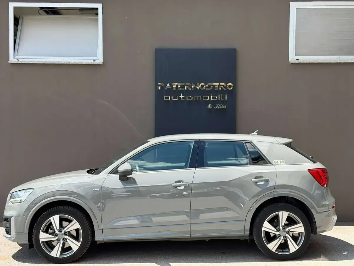 Usata Audi Q2 S-line plus 116 CV (85 kW) 2018 Grigio SUV