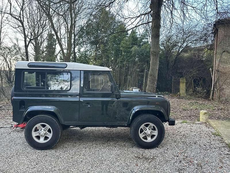 Usata Land Rover Defender 122 CV (89 kW) 2004 Verde SUV