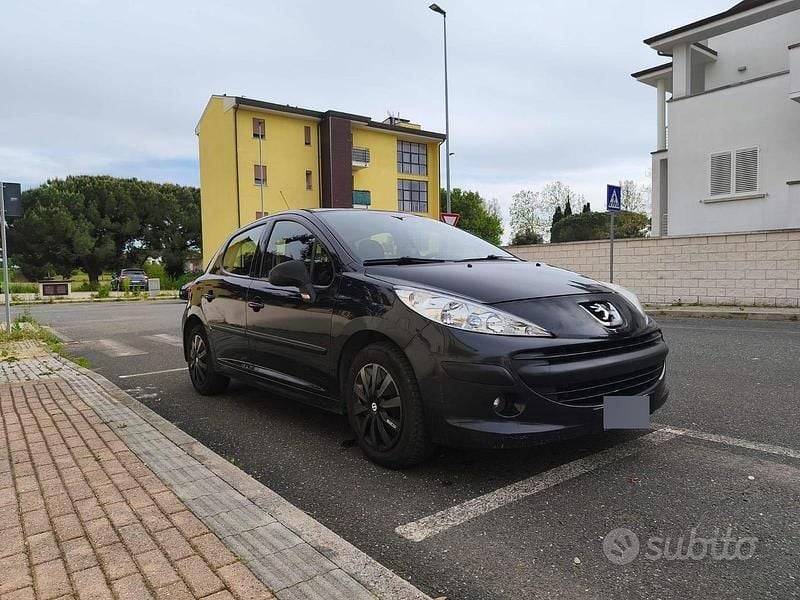 Usata Peugeot 207 70 CV (51 kW) 2007 Nero Berlina