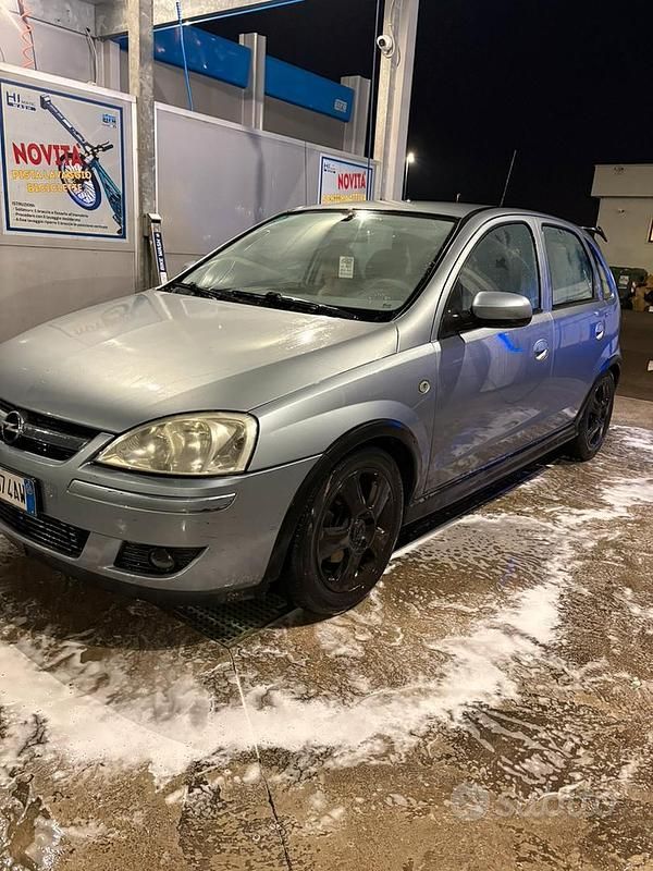 Usata Opel Corsa 70 CV (51 kW) 2004 Utilitaria