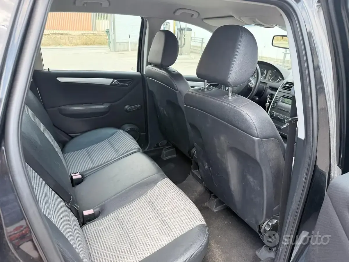 Usata Mercedes A180 2007 Nero Utilitaria