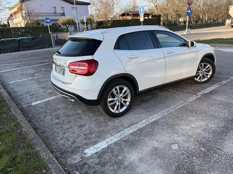 Usata Mercedes GLA200 136 CV (100 kW) 2015 SUV