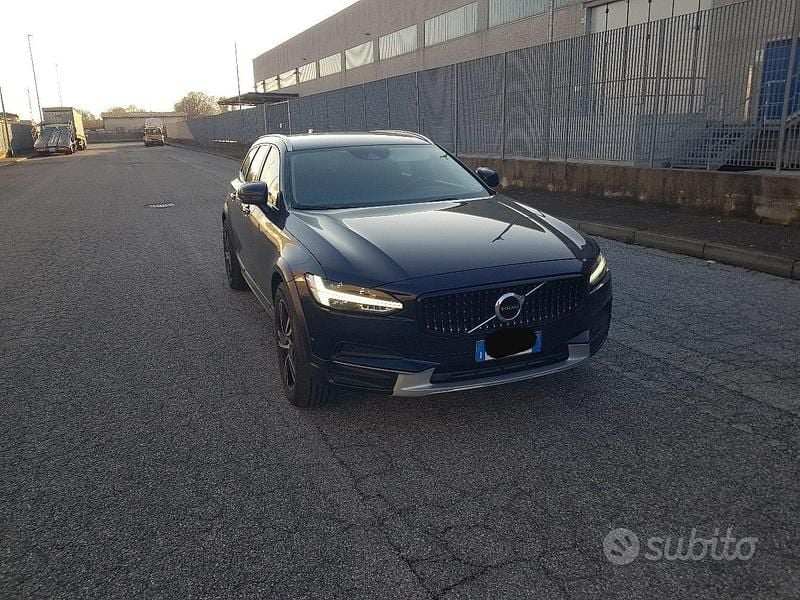 Usata Volvo V90 CC 2017 Blu Station wagon