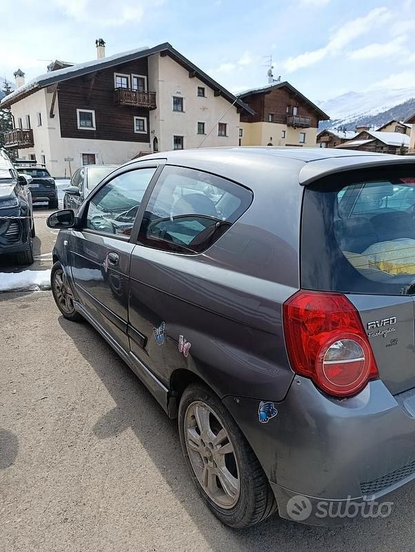 Usata Chevrolet Aveo 84 CV (61 kW) 2009 Grigio Berlina