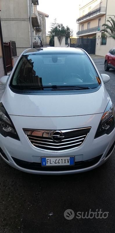 Usata Opel Meriva 110 CV (80 kW) 2012 Monovolume