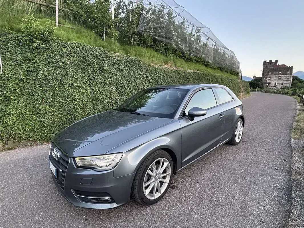 Usata Audi A3 Ambition 150 CV (110 kW) 2015 Grigio Utilitaria