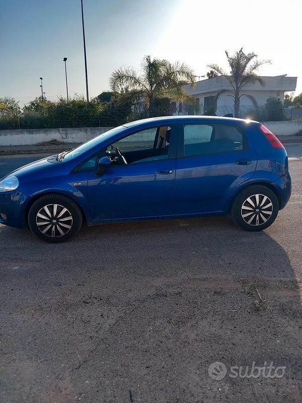 Usata Fiat Grande Punto 75 CV (55 kW) 2009 Blu Utilitaria