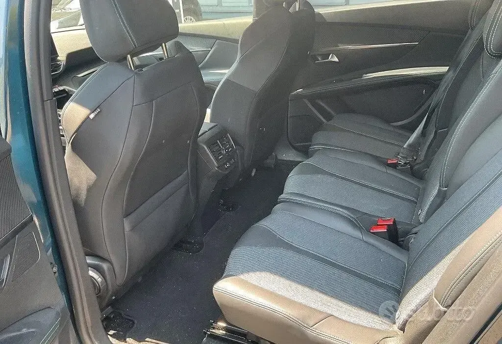 Usata Peugeot 5008 Allure 131 CV (96 kW) 2023 Blu SUV
