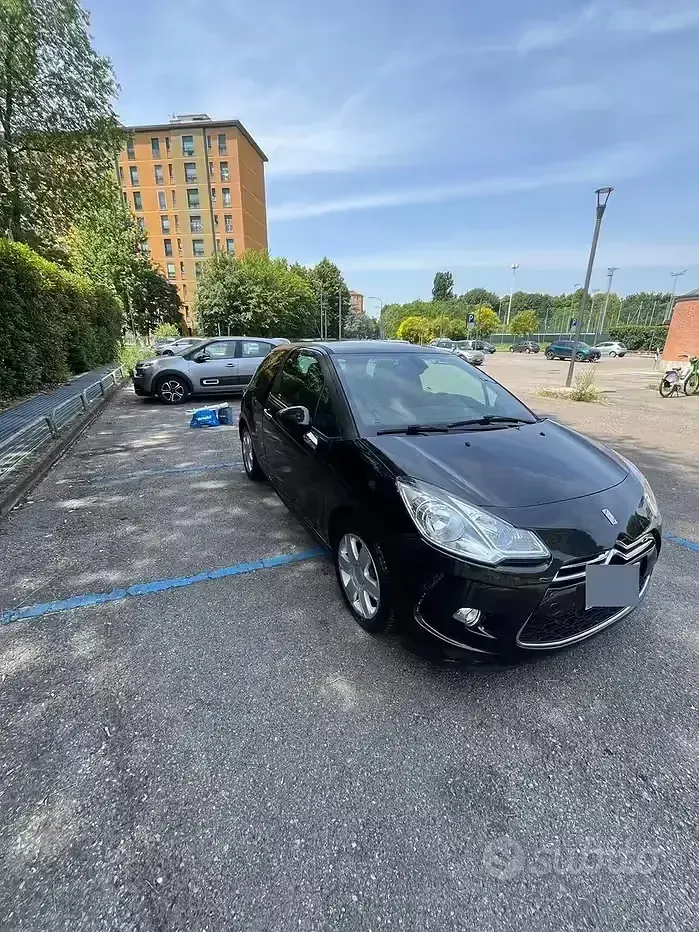 Usata Citroën DS3 95 CV (69 kW) 2011 Nero Utilitaria