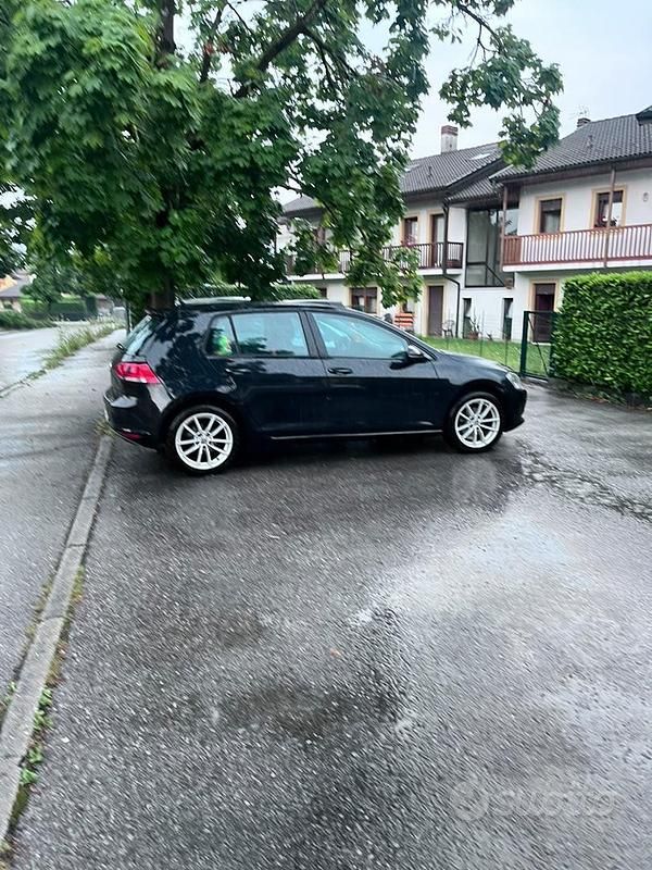Usata VW Golf VII 105 CV (77 kW) 2014 Nero Station wagon