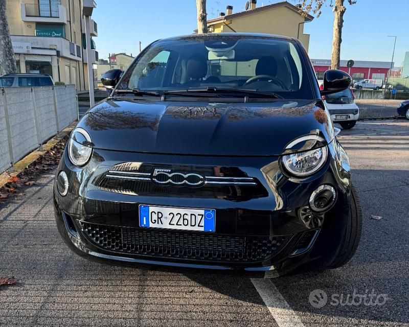 Usata Fiat 500e 86 kW (118 CV) 2023 Nero Utilitaria