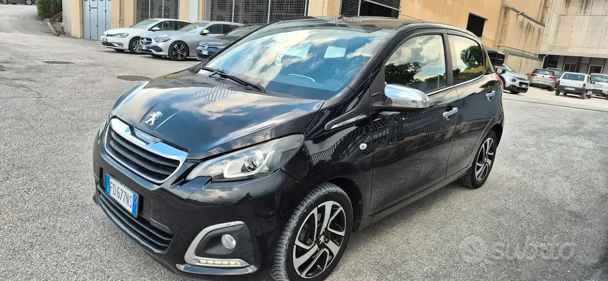 Usata Peugeot 108 Active Top 69 CV (50 kW) 2016 Nero Berlina