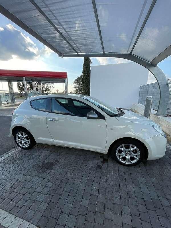 Usata Alfa Romeo MiTo Distinctive 86 CV (63 kW) 2012 Bianco Utilitaria