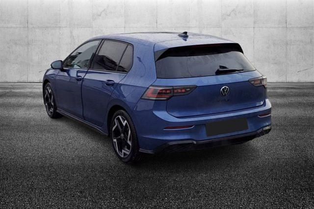 Usata VW Golf VIII R-line 150 CV (110 kW) 2025 Blu metallizzato Berlina