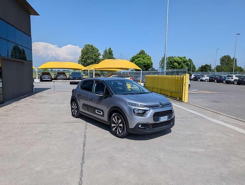 Używany Citroën C3 PureTech 110 KM (80 kW) 2024 Srebrny Sedan/Limuzyna