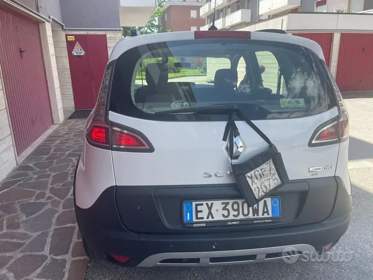 Usata Renault Scénic XMOD 110 CV (80 kW) 2015 Bianco Monovolume