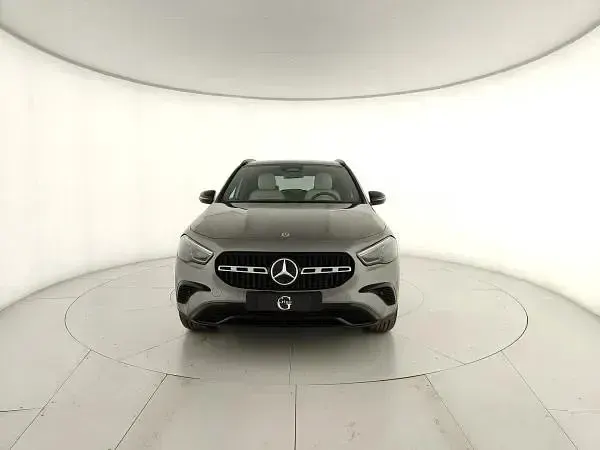 Nuova Mercedes GLA180 Progressive 136 CV (100 kW) 2026 Nero notte SUV