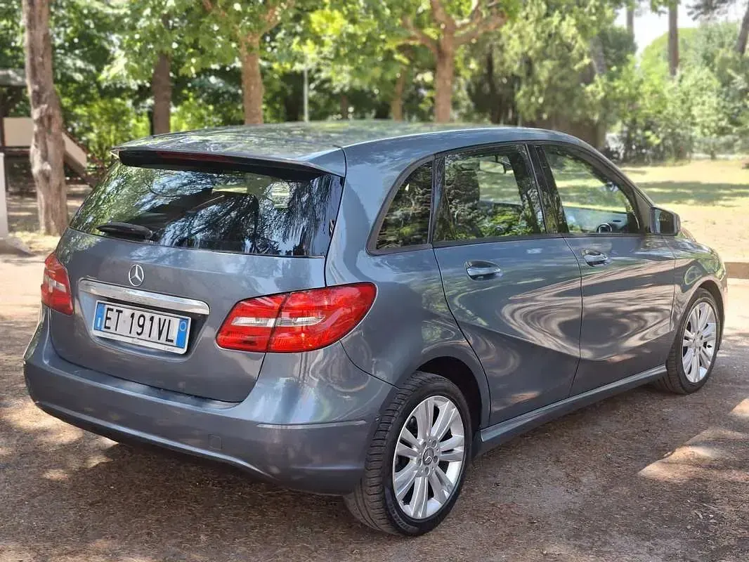 Usata Mercedes B180 Premium 109 CV (80 kW) 2015 Utilitaria