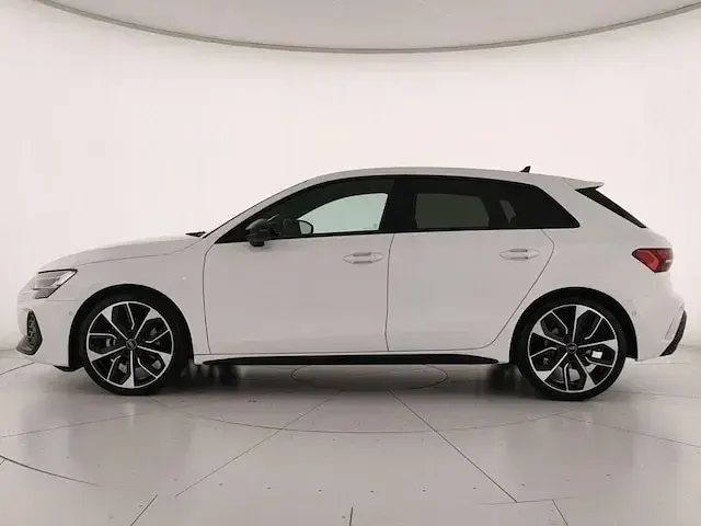 Usata Audi A3 S-Line 150 CV (110 kW) 2024 Bianco arkona Berlina