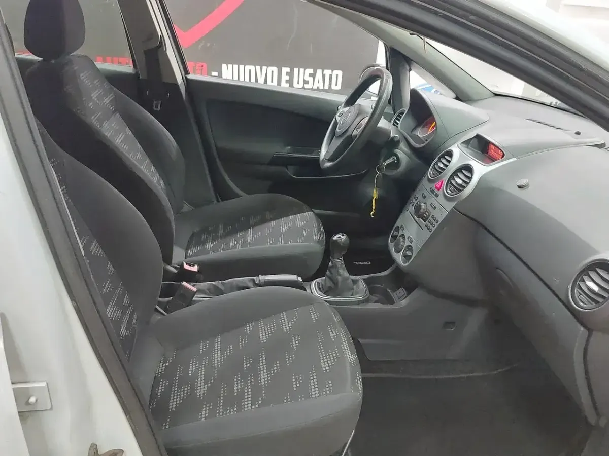 Usata Opel Corsa 74 CV (54 kW) 2013 Bianco Utilitaria